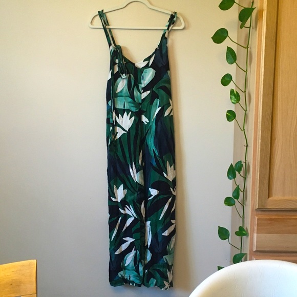 Olivaceous tropical print romper with tie shoulders - Picture 2 of 2